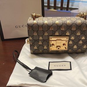 Gucci padlock small GG bees shoulder handbag